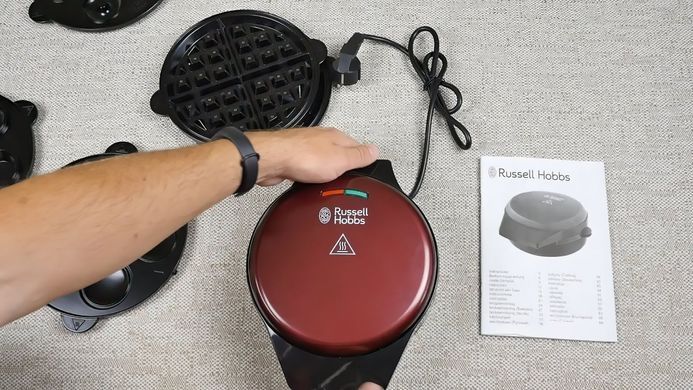 Russell Hobbs Мультимейкер Fiesta 950Вт, алюминий, 3 пластины, корпус-нерж.сталь/пластик, бордо 24620-56 фото
