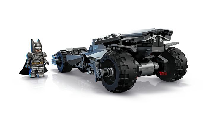 LEGO Конструктор LEGO Super Heroes Бетмобіль із фільму &laquo;Бетмен проти Супермена&raquo; 76331 фото