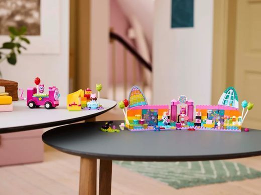 LEGO Конструктор Gabby's Dollhouse Праздничная комната Ґабби 10797 фото