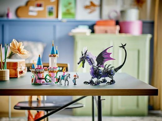 LEGO Конструктор Драконья форма Малефисенты 43240 фото