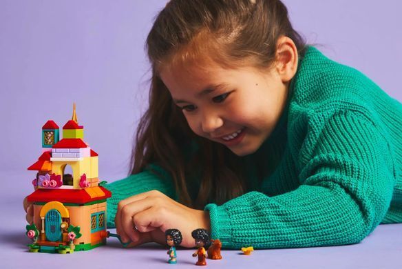 LEGO Конструктор Disney Classic Мінібудинок Енканто 43261 фото