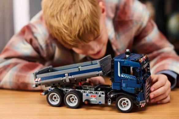 LEGO Конструктор Technic Самосвал 42203 фото
